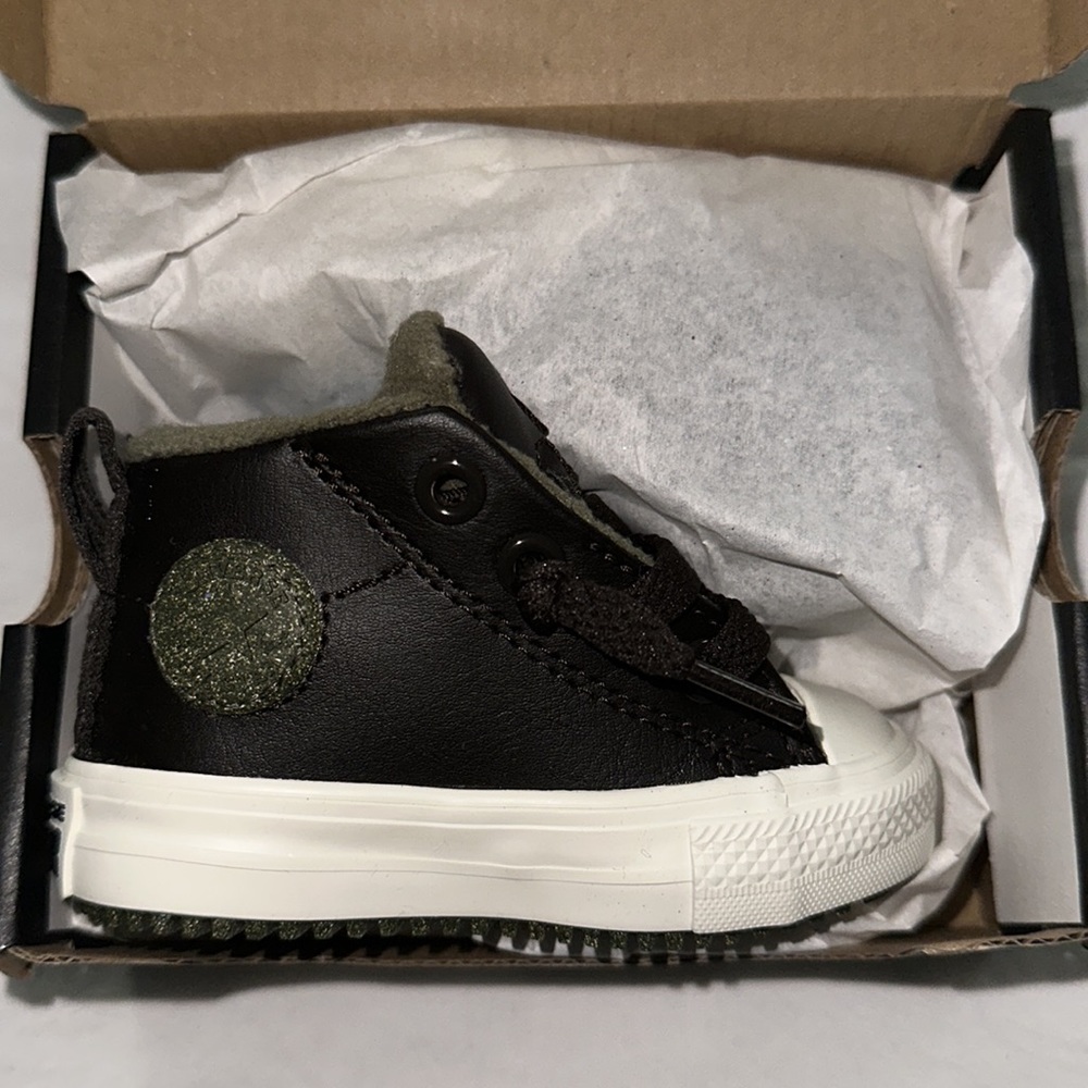 Brand New Converse Size 2 Infant shoes